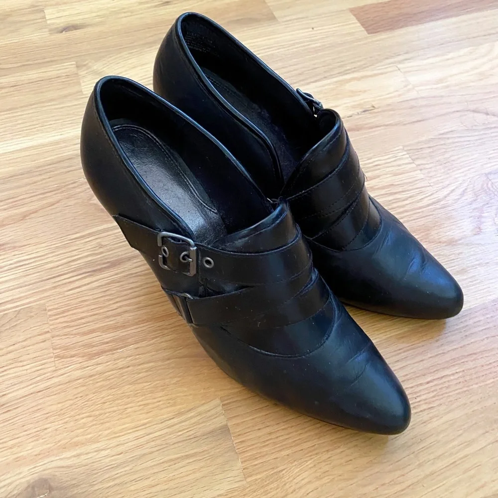 Simply Vera Vera Wang Black Leather Strap Booties - Picture 2 of 5